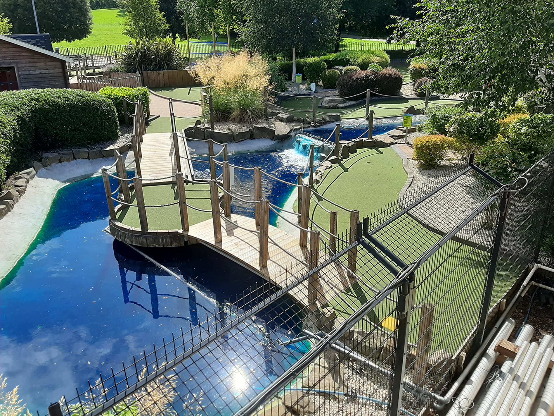 Mini golf course